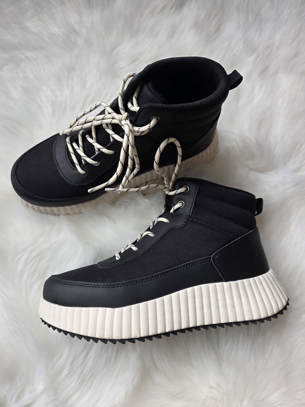 Universal Threads Black Platform Sneakers